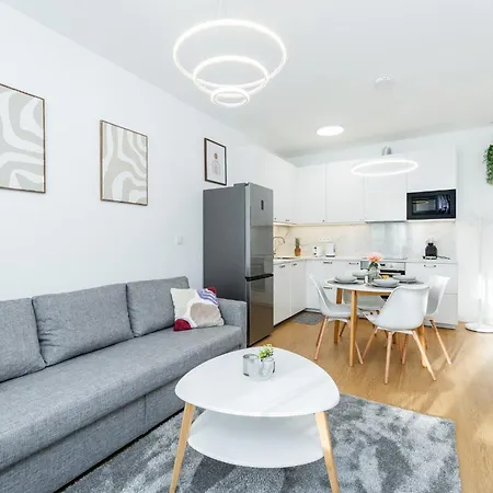 Rentero Warm And Bright At Prag